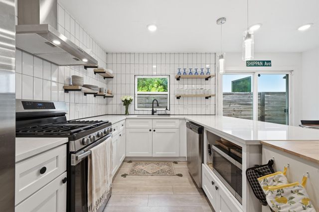 1406 Camelot CIR 1, Austin, TX 78745