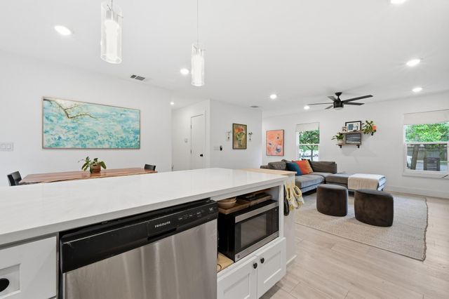 1406 Camelot CIR 1, Austin, TX 78745