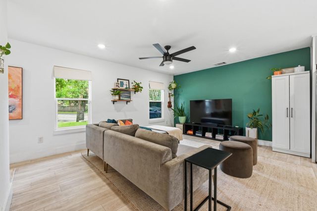 1406 Camelot CIR 1, Austin, TX 78745