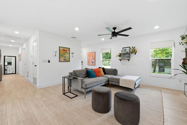 1406 Camelot CIR 1, Austin, TX 78745