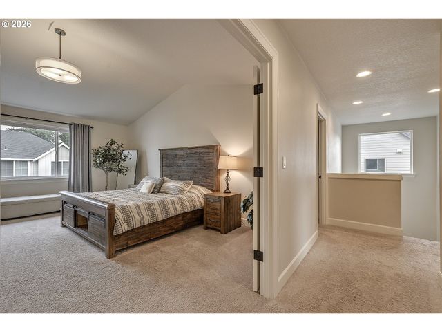 1004 Ne 17TH Ave, Canby, OR 97013