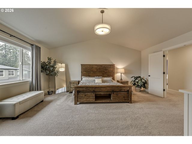 1004 Ne 17TH Ave, Canby, OR 97013