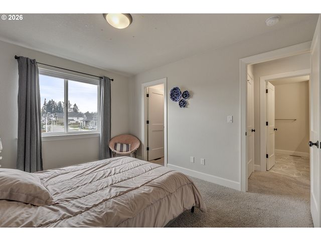 1004 Ne 17TH Ave, Canby, OR 97013