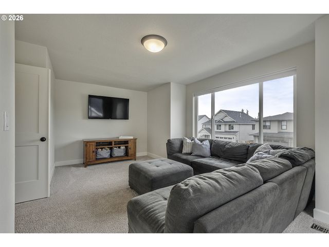 1004 Ne 17TH Ave, Canby, OR 97013