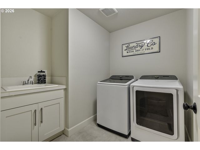 1004 Ne 17TH Ave, Canby, OR 97013