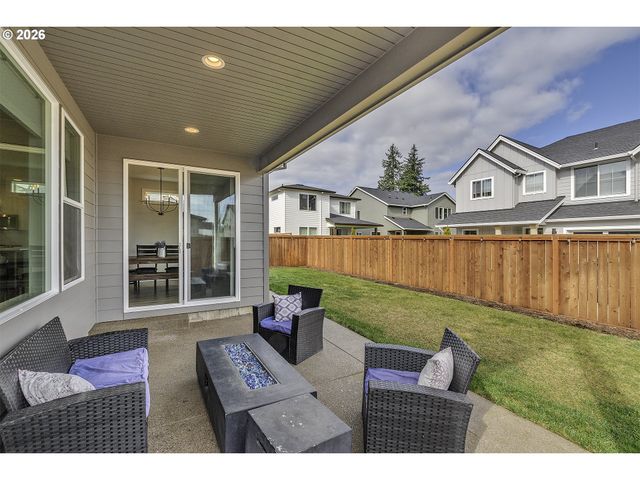 1004 Ne 17TH Ave, Canby, OR 97013