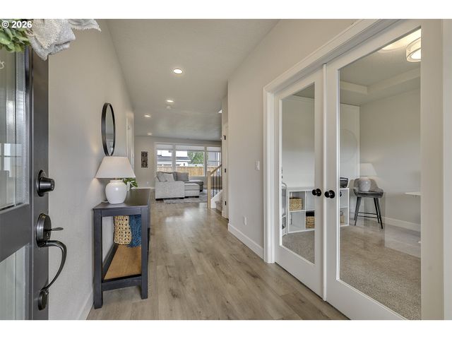 1004 Ne 17TH Ave, Canby, OR 97013