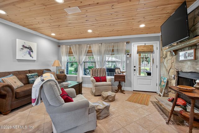 137 & 135 RIVERSIDE Drive, Satsuma, FL 32189