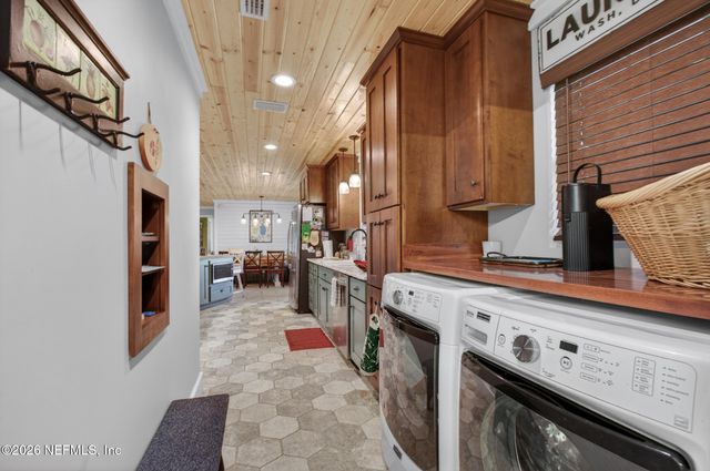 137 & 135 RIVERSIDE Drive, Satsuma, FL 32189