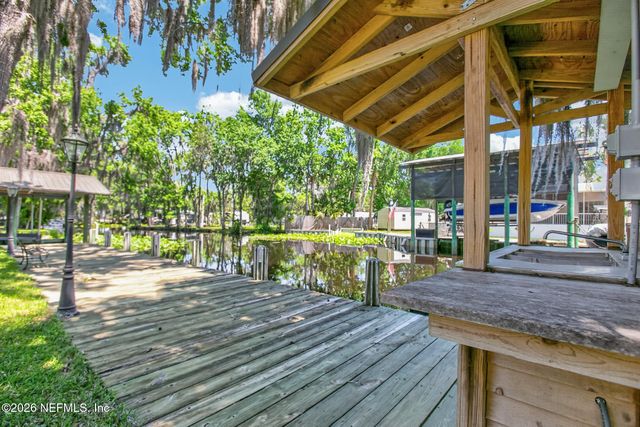 137 & 135 RIVERSIDE Drive, Satsuma, FL 32189