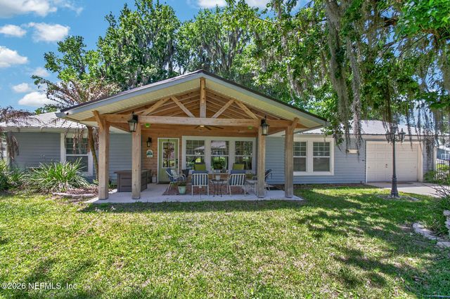 137 & 135 RIVERSIDE Drive, Satsuma, FL 32189