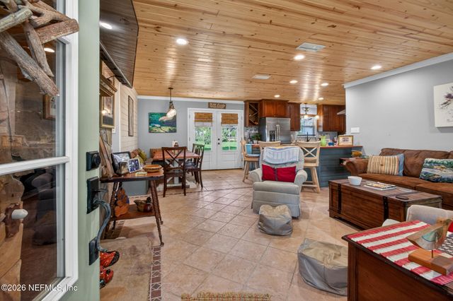 137 & 135 RIVERSIDE Drive, Satsuma, FL 32189