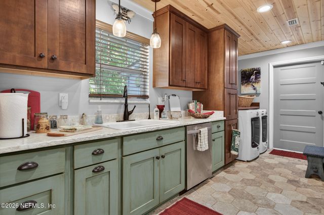 137 & 135 RIVERSIDE Drive, Satsuma, FL 32189