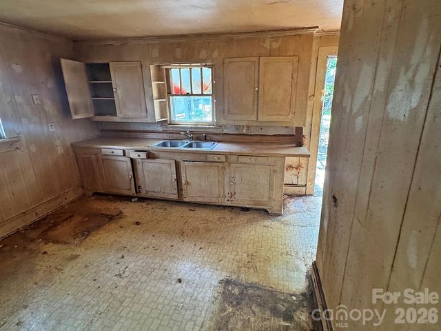 2806 Royal Avenue, Kannapolis, NC 28083