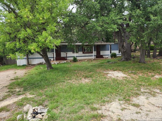520 ROYAL OAK DR, Canyon Lake, TX 78133