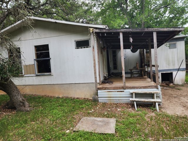 520 ROYAL OAK DR, Canyon Lake, TX 78133