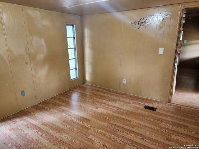 520 ROYAL OAK DR, Canyon Lake, TX 78133