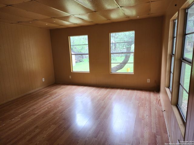 520 ROYAL OAK DR, Canyon Lake, TX 78133