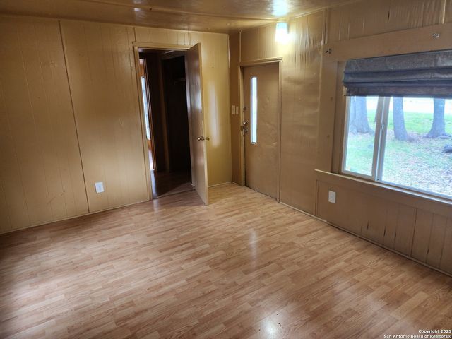 520 ROYAL OAK DR, Canyon Lake, TX 78133