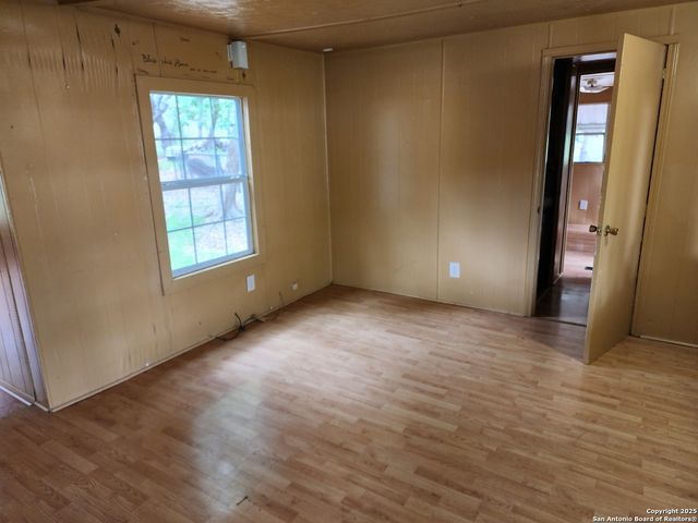 520 ROYAL OAK DR, Canyon Lake, TX 78133