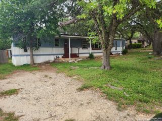 520 ROYAL OAK DR, Canyon Lake, TX 78133