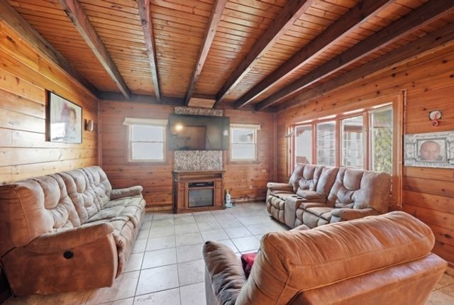 8045 NORTHWAY Drive, Hanover Park, IL 60133