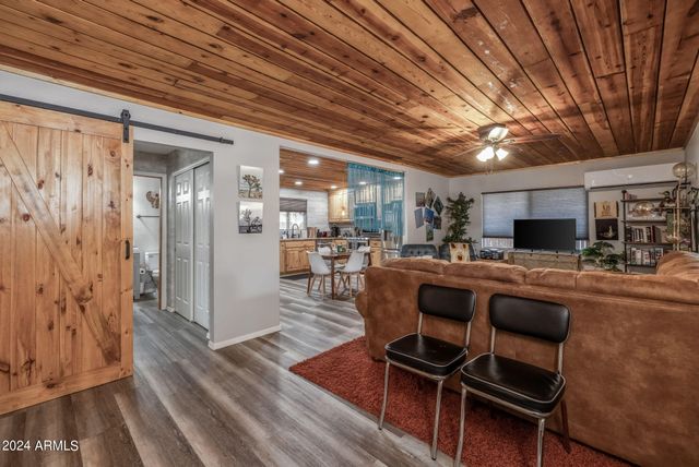 2074 THOUSAND PINES Drive, Overgaard, AZ 85933