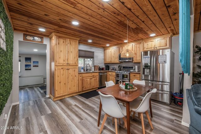 2074 THOUSAND PINES Drive, Overgaard, AZ 85933