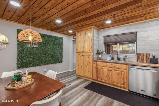 2074 THOUSAND PINES Drive, Overgaard, AZ 85933