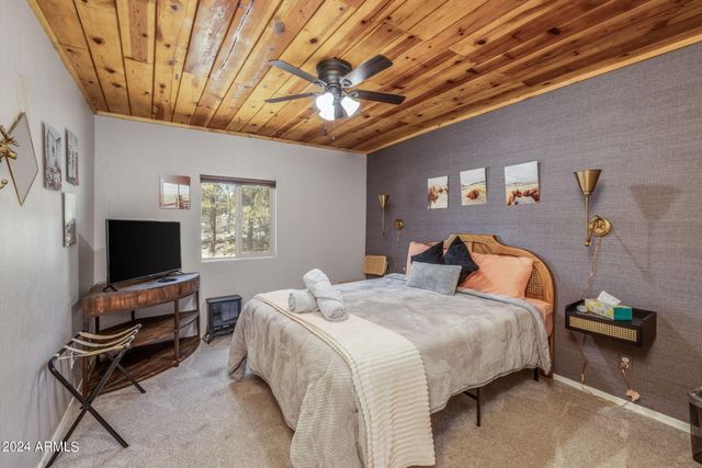 2074 THOUSAND PINES Drive, Overgaard, AZ 85933