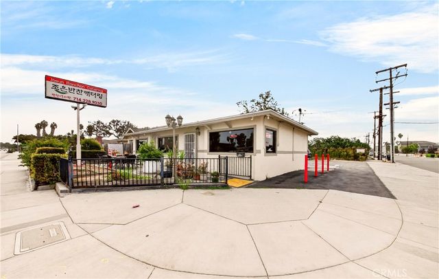 8242 Commonwealth, Buena Park, CA 90621