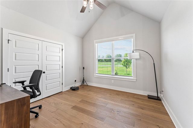 207 Jenna Lane, Gravette, AR 72736