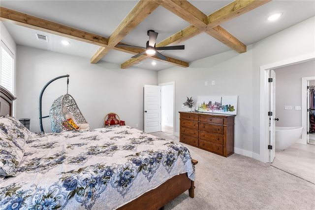 207 Jenna Lane, Gravette, AR 72736