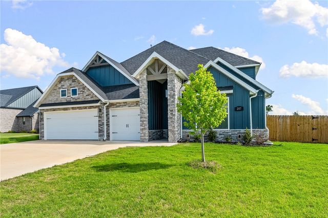 207 Jenna Lane, Gravette, AR 72736