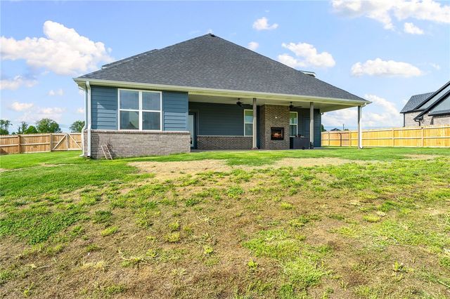207 Jenna Lane, Gravette, AR 72736