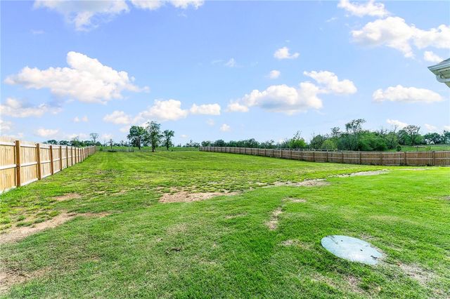 207 Jenna Lane, Gravette, AR 72736