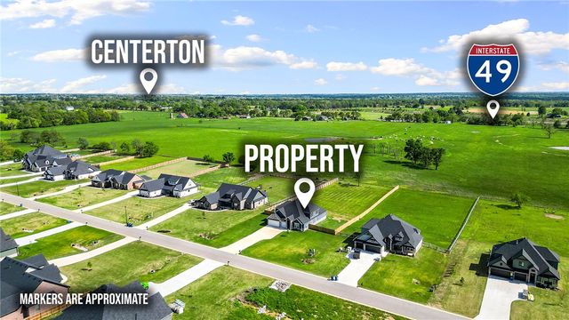 207 Jenna Lane, Gravette, AR 72736