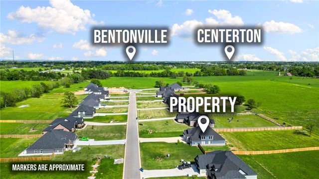 207 Jenna Lane, Gravette, AR 72736