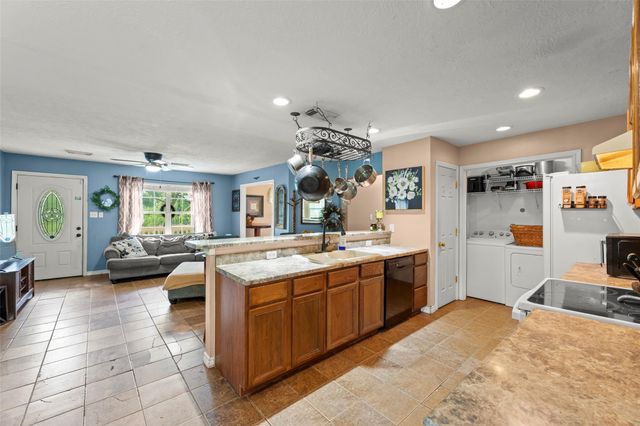 437 County Road 165 Drive, Boling, TX 77420