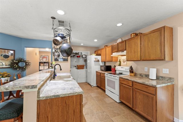 437 County Road 165 Drive, Boling, TX 77420