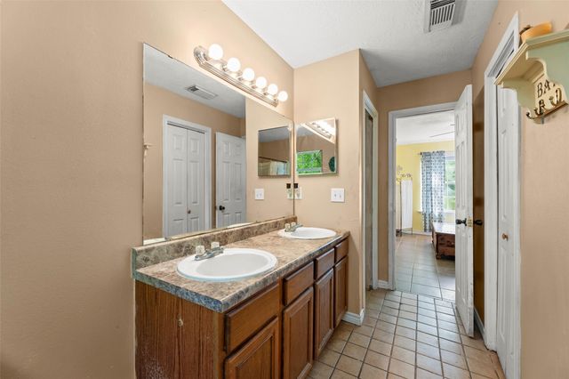 437 County Road 165 Drive, Boling, TX 77420