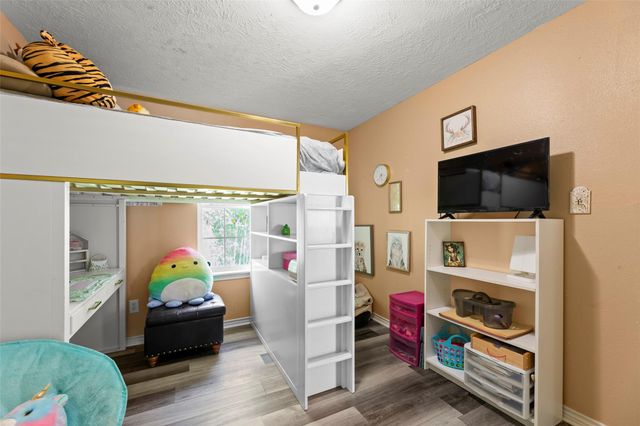 437 County Road 165 Drive, Boling, TX 77420