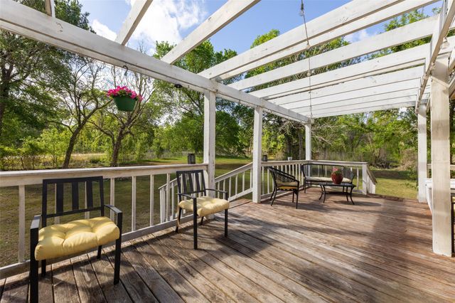 437 County Road 165 Drive, Boling, TX 77420