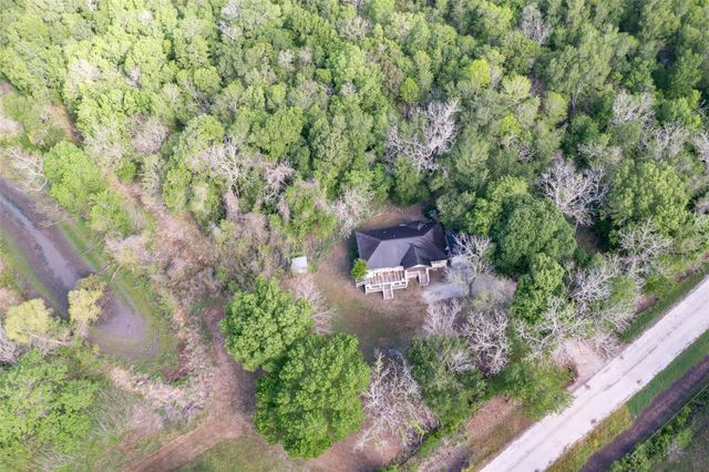 437 County Road 165 Drive, Boling, TX 77420