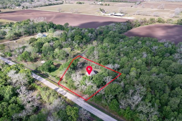 437 County Road 165 Drive, Boling, TX 77420