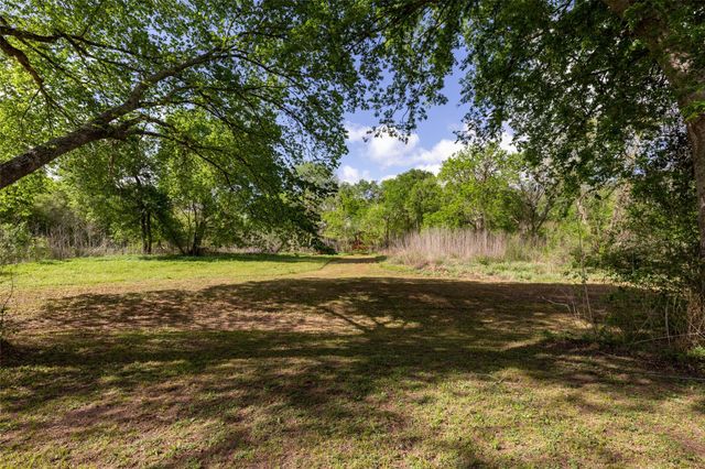437 County Road 165 Drive, Boling, TX 77420
