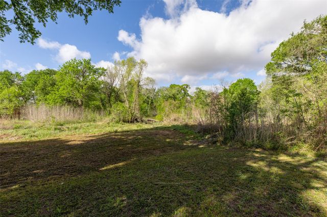 437 County Road 165 Drive, Boling, TX 77420