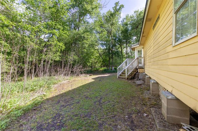 437 County Road 165 Drive, Boling, TX 77420