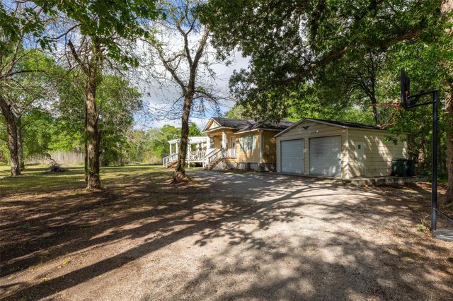 437 County Road 165 Drive, Boling, TX 77420