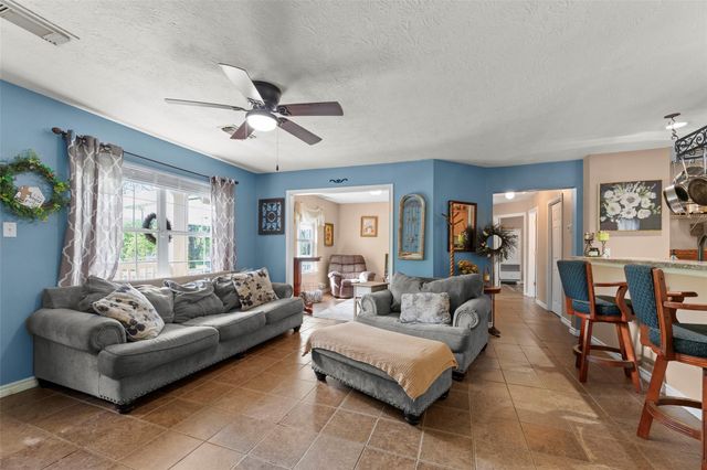 437 County Road 165 Drive, Boling, TX 77420